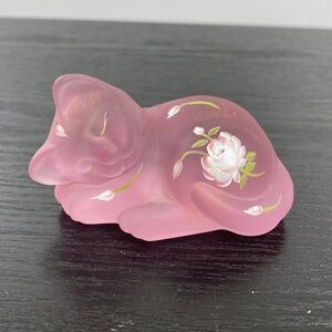 FENTON ART GLASS 2005 LENOX ROSE SATIN SLEEPING KITTEN FIGURINE